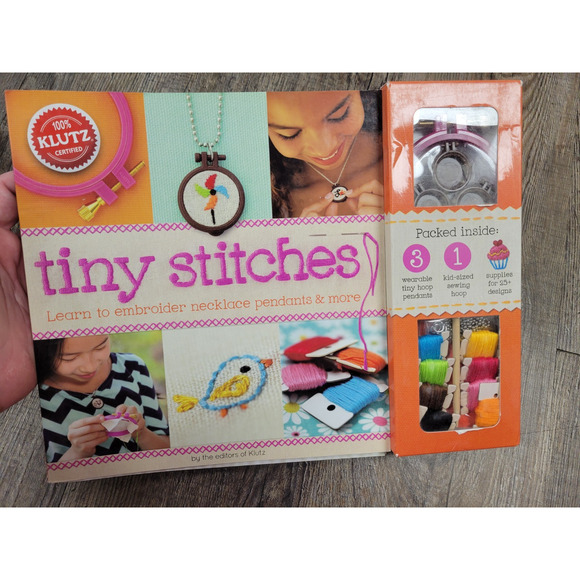 Tiny Stitches by Editors of Klutz Spiral Paperback DIY Girls Craft Kit - Picture 1 of 3
